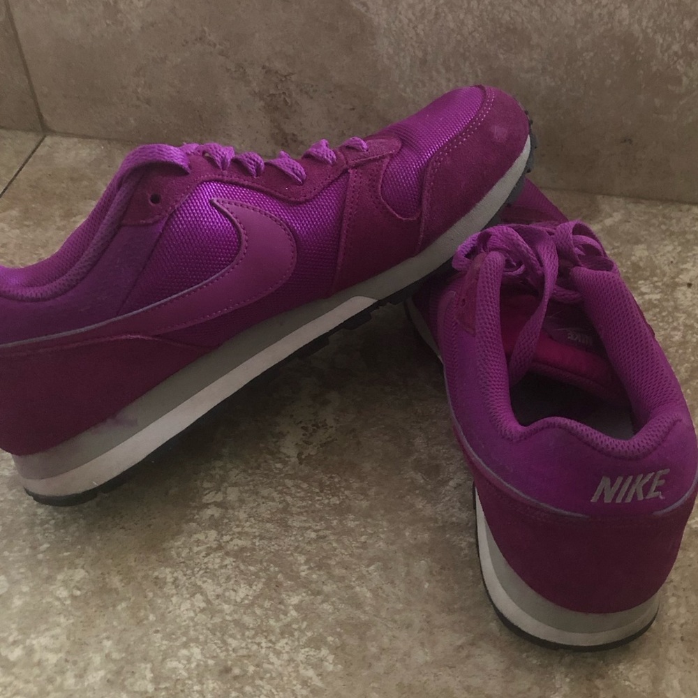 Women sport shoes